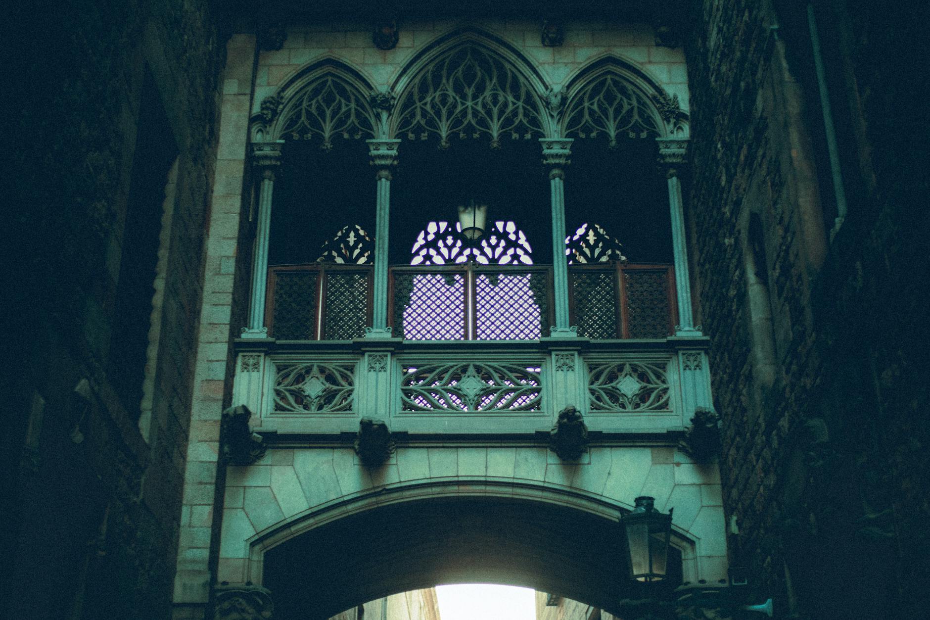 Bridge of Sighs entrance to the Glasgow Necropolis