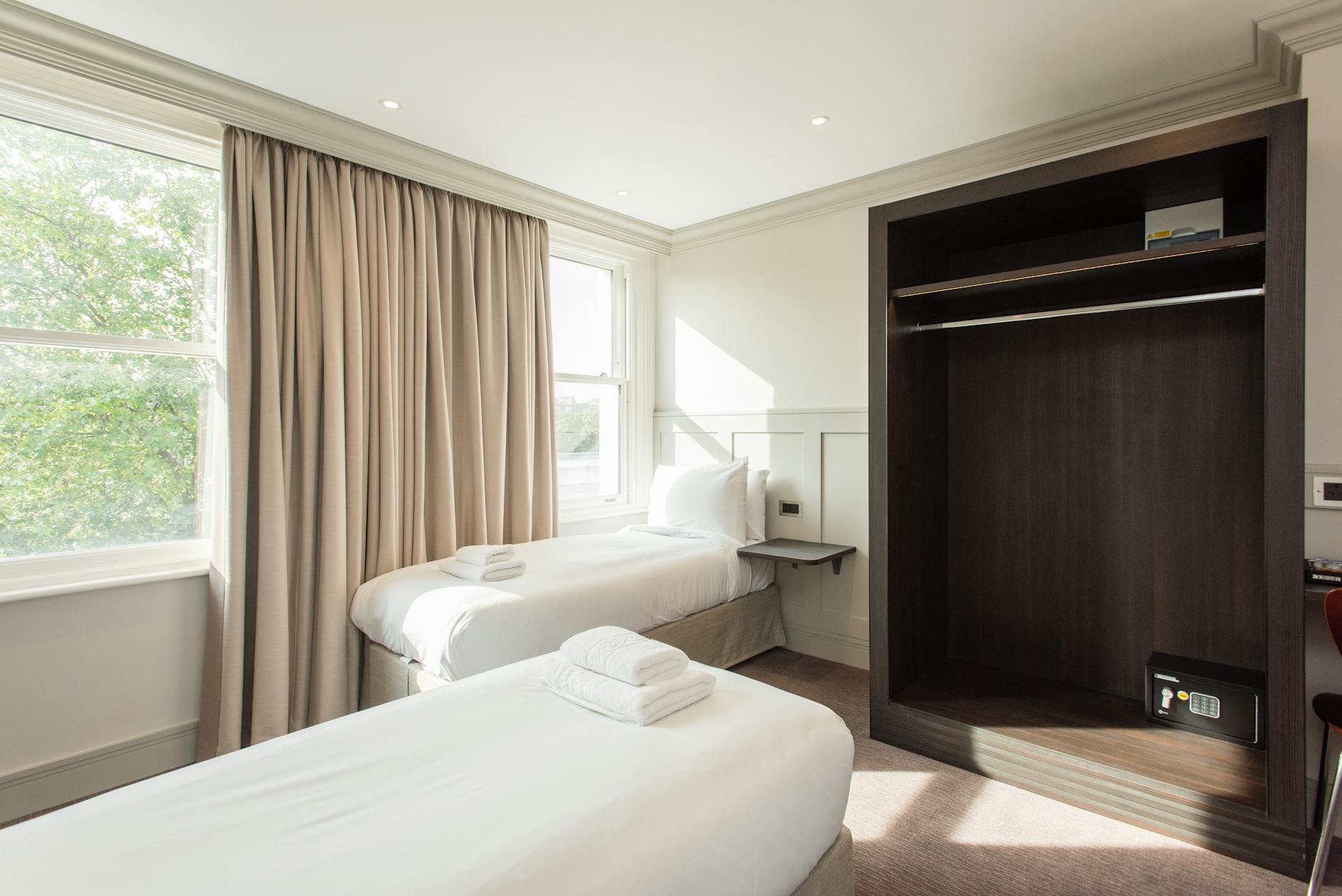 Affordable hotel room in central Glasgow