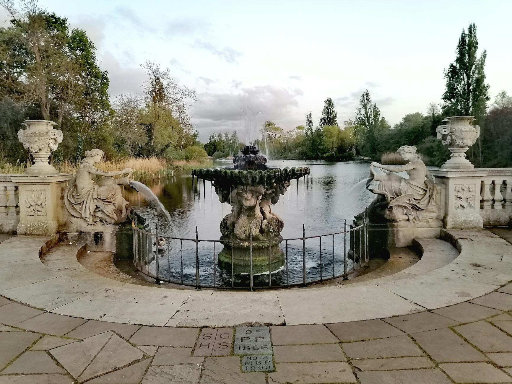 Doulton Fountain in front of the People's Palace Glasgow