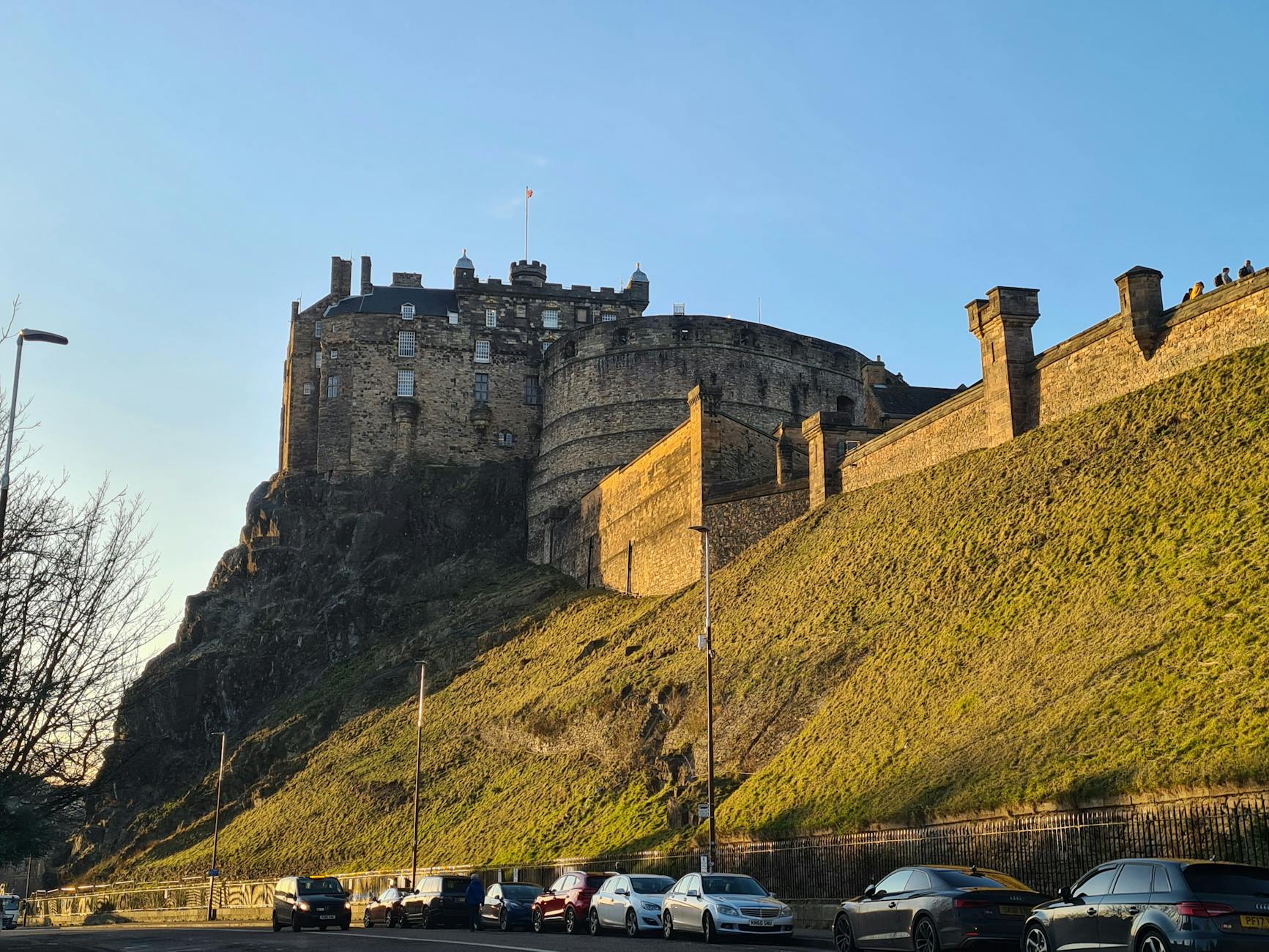 Edinburgh Castle and Royal Mile in the Glasgow vs Edinburgh comparison
