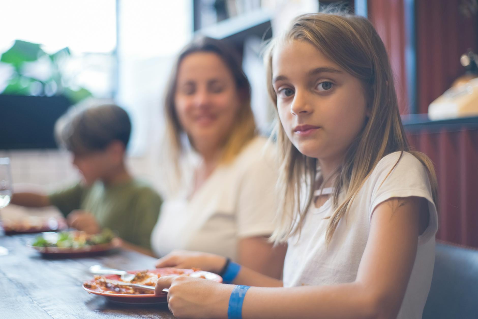 Family eating at one of Glasgow's family-friendly restaurants