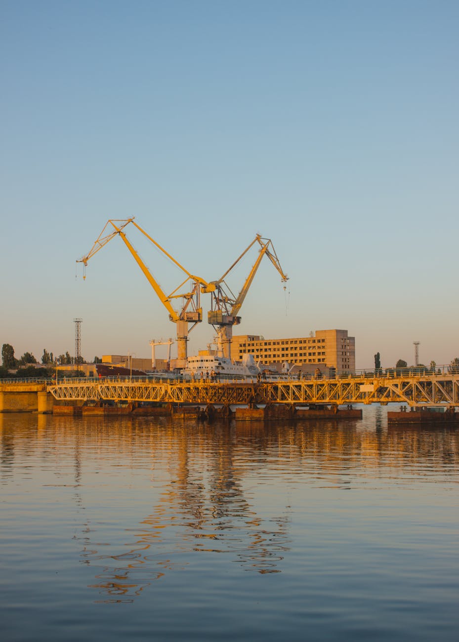 Industrial shipbuilding heritage on the river