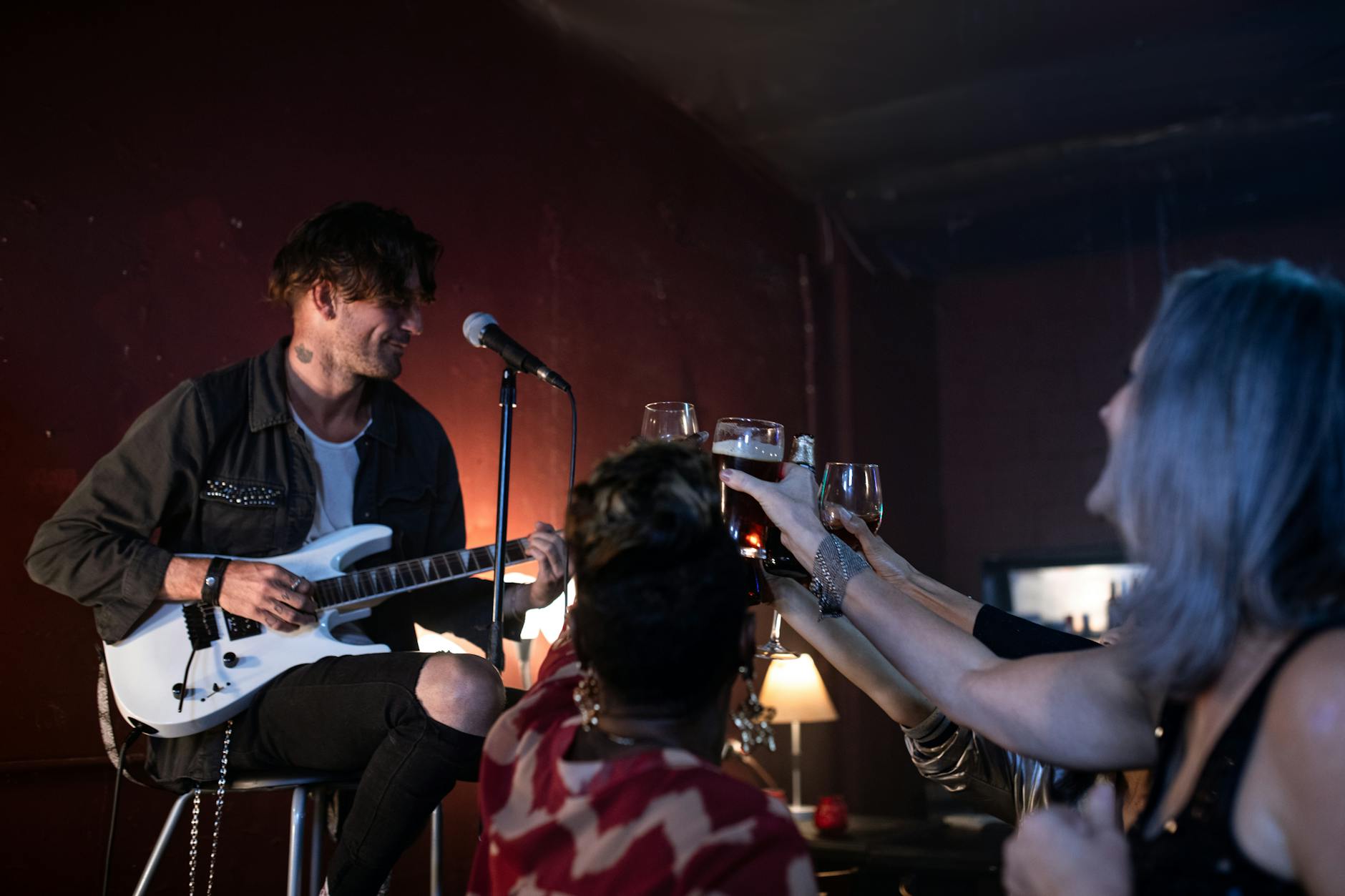Live music guitar performance Glasgow venue