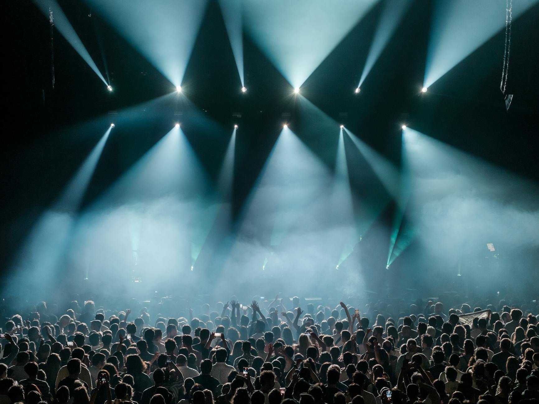 Live music venues Glasgow stage performance