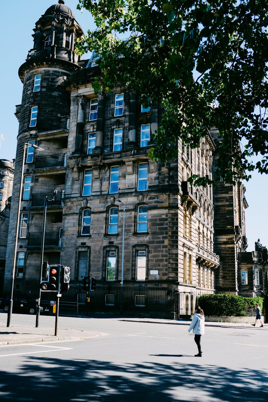 Glasgow with kids family enjoying a day out in the city