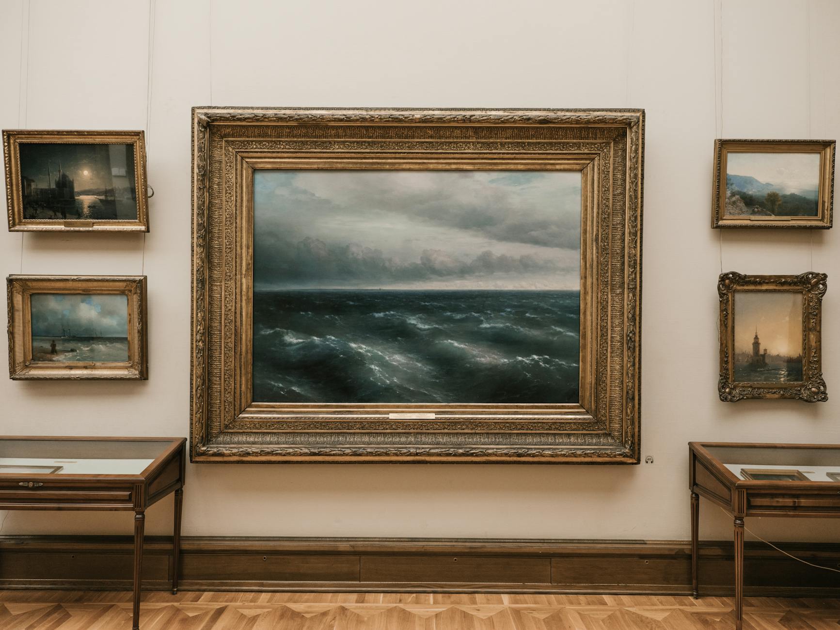 Art gallery paintings exhibition Kelvingrove Museum Glasgow