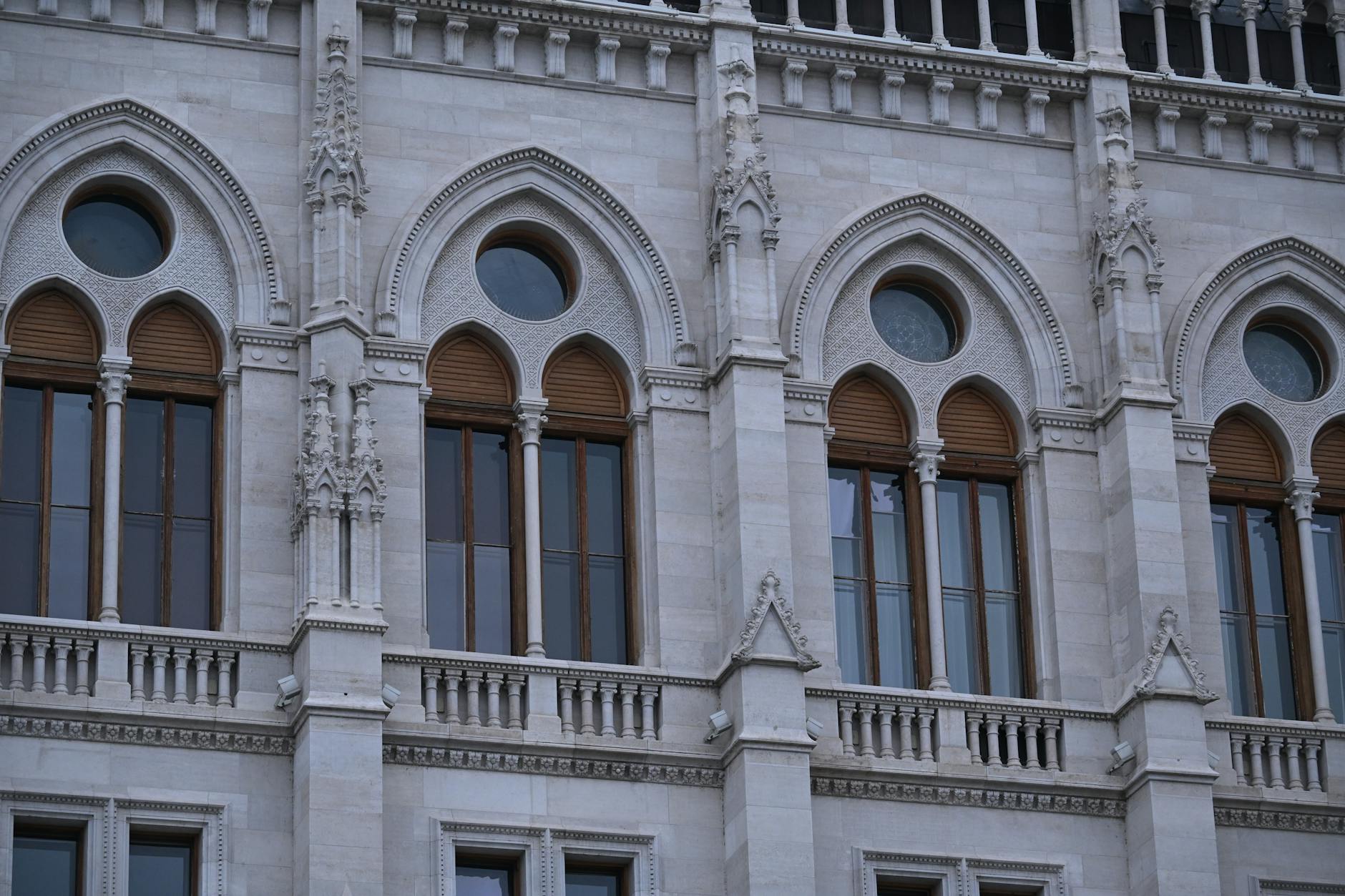 Kelvingrove Museum Glasgow exterior red sandstone building